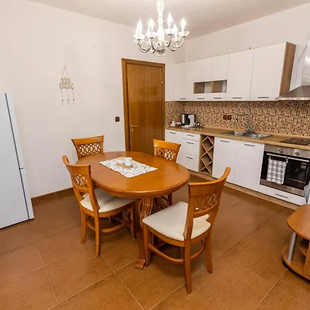 “djanina 2” Apartmán *